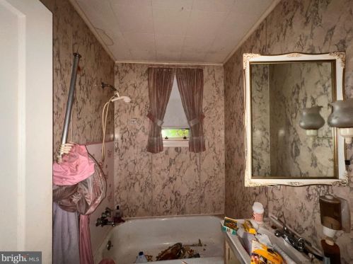 1287 Clements Bridge Rd, West Deptford NJ 08096-3085 exterior