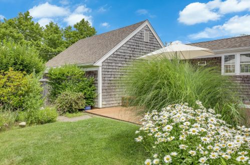 75 Main St, Chatham MA 02633-2419 exterior