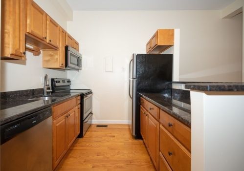 111 Woodland St, Worcester MA 01610-1318 exterior