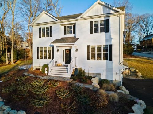 106 Gregory Dr, Seekonk MA  02771-4308 exterior