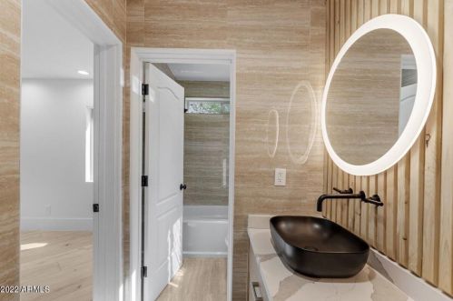 1825 Cinnabar Ave, Phoenix AZ  85020-1916 exterior