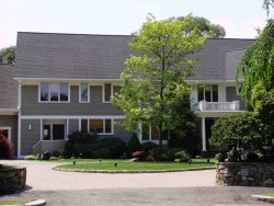 32 Laurus Ln, Newton, MA 02459-3138