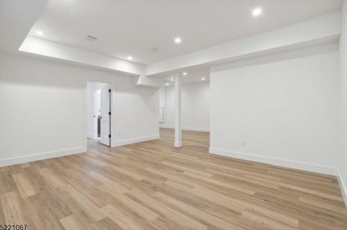 19 Grant Ave, East Hanover NJ  07936-2950 exterior