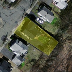 32 Chandler Pl, Newton MA 02464-1402 aerial view
