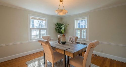 544 Quinobequin Rd, Newton MA 02468-2129 exterior