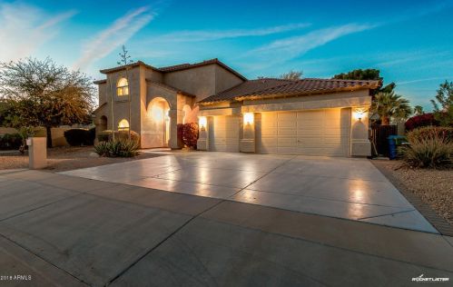 4550 Acoma Dr, Phoenix AZ  85032-4830 exterior