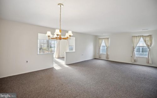 24 Lakebridge Dr, West Deptford NJ 08096-6718 exterior