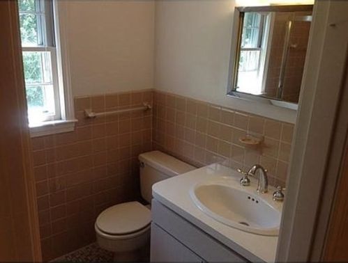 327 Dedham St, Newton MA 02461-2108 exterior