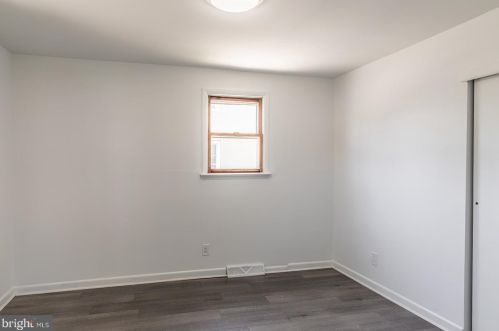 449 Broad St, West Deptford NJ 08096-1055 exterior