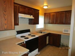 209 Seminole Cir, Fort Wayne IN  46807-2864 exterior