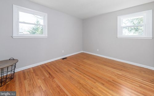 7 Nassau Ave, West Deptford NJ 08066-1120 exterior