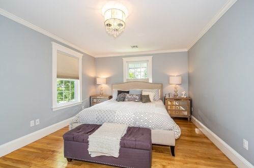 1058 Highland Ave, Needham MA 02494-1128 exterior