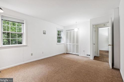 8951 Queen Maria Ct, Columbia MD 21045-2405 exterior