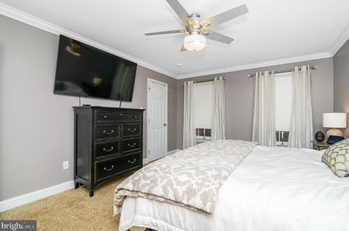 640 High St, West Deptford NJ 08051-1460 exterior