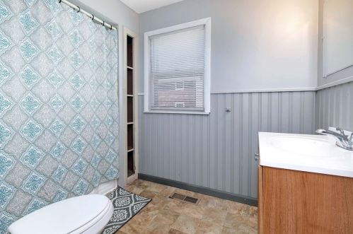 19 Jefferson St, Montgomery MA 01085-2821 exterior