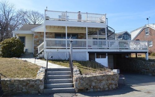 94 Great Hill Dr, Weymouth, MA 02191-1938