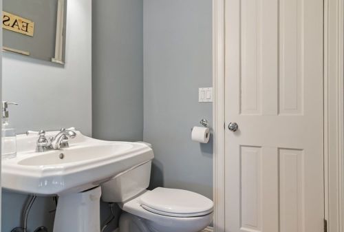 136 Village Ave, Dedham MA  02026-4224 exterior