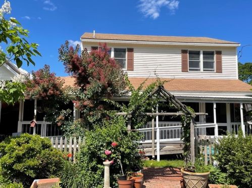 22 Mount Auburn St, Lawrence, MA 01843-2437