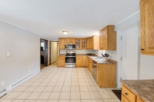 1098 Western Ave, Montgomery MA 01085-2616 exterior