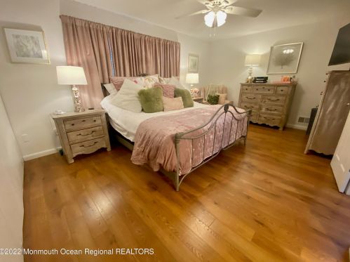 31 Ann Ct, Tinton Falls NJ  07724-3000 exterior