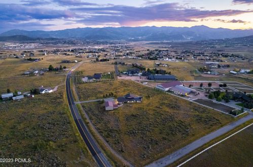 8449 Silver Crk Rd, Park City UT exterior