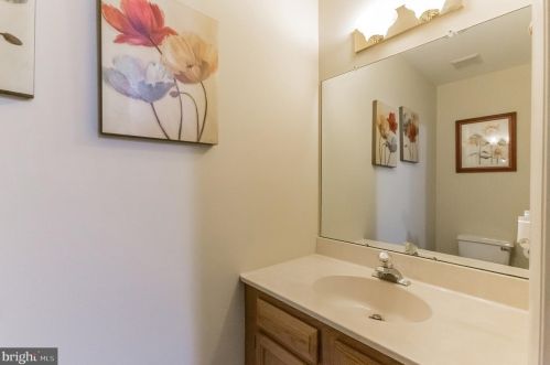 43 Tarragon Ct, West Deptford NJ  08086-2410 exterior