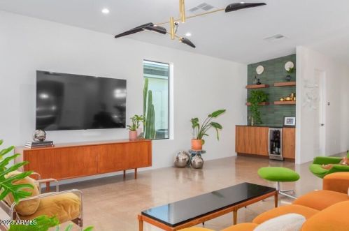 2205 Clarendon Ave, Phoenix AZ  85015-5436 exterior