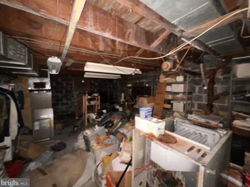 1287 Clements Bridge Rd, West Deptford NJ 08096-3085 exterior