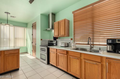 40116 Central Ave, Phoenix AZ 85086-0994 exterior