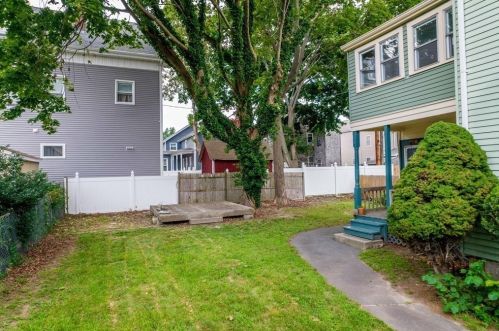 95 Chestnut St, New Bedford MA 02740-5254 exterior