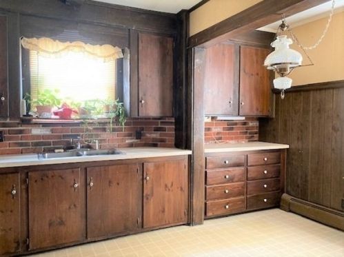 170 Merrimac St, New Bedford MA 02740-5432 exterior