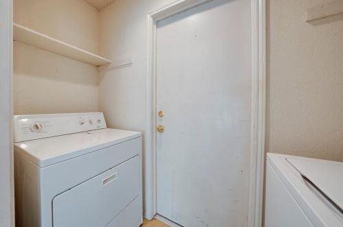 418 Country Vw Ln, Garland TX 75043-5608 exterior