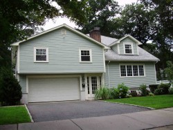 28 Brierfield Rd, Newton, MA 02461-2105