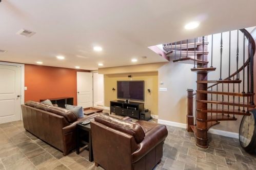 100 Kimball Rd, Dedham MA 02026-3727 exterior