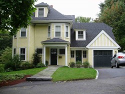81 Varick Rd, Newton, MA 02468-1320