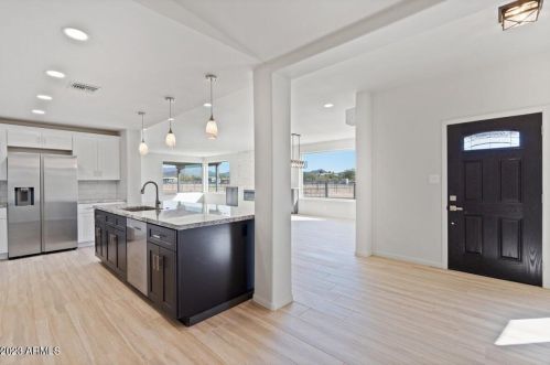 39068 15th Ave, Phoenix AZ 85086-7226 exterior