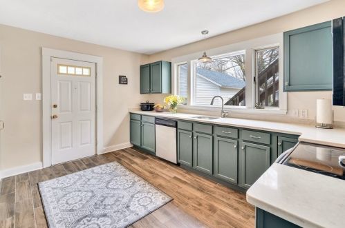 5 Scadding St, Taunton MA 02780-1100 exterior