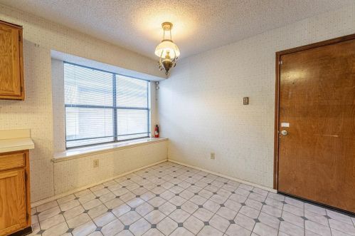 4829 Crestpoint Ln, Garland TX exterior