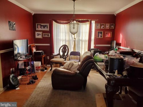 111 Ladds Ln, West Deptford NJ 08093-2319 exterior