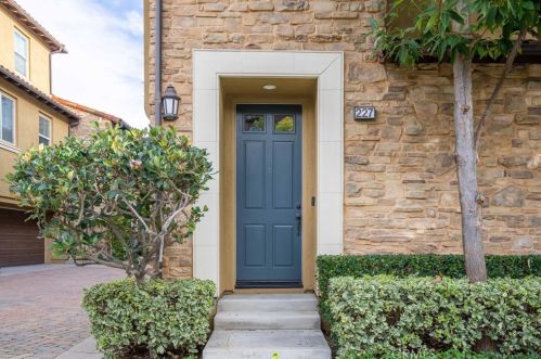 227 Lonetree, Irvine CA  92603-0142 exterior