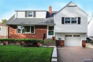 127 Highland Ave, Bergenfield, NJ 07621-3206