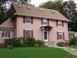 137 Pine Ridge Rd, Newton, MA 02468-1510