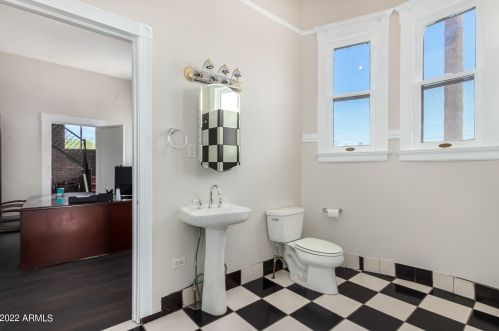 819 3rd Ave, Phoenix AZ 85023-6204 exterior