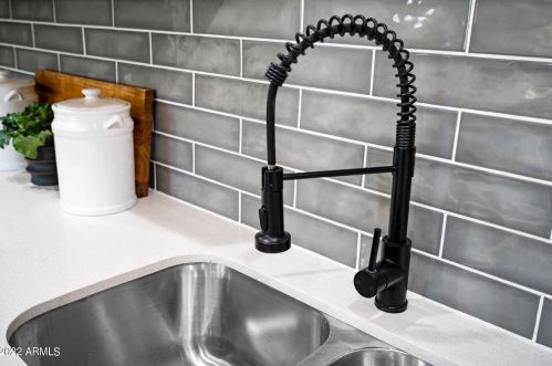 17819 42nd Pl, Phoenix AZ  85032-1716 exterior