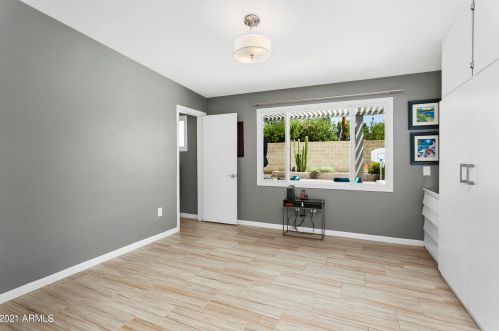 1936 Bethany Home Rd, Phoenix AZ 85015-2442 exterior