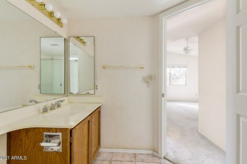 125 Campo Bello Dr, Phoenix AZ 85032-2215 exterior