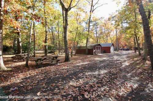 1062 Lakehurst Ave, Jackson Twp NJ 08527-5250 exterior