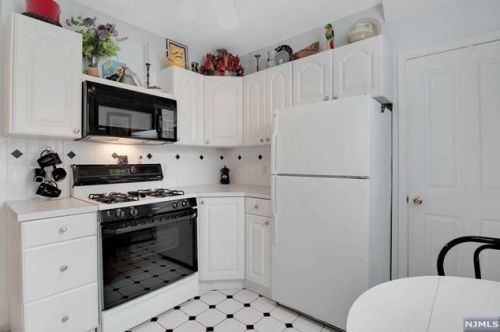 16 Argyle Pl, Kearny NJ 07032-2705 exterior