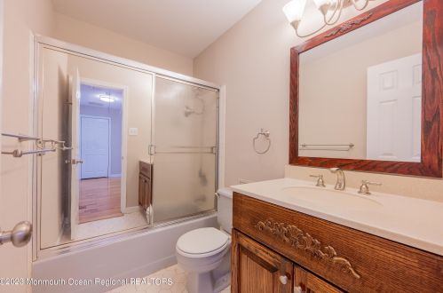 20 Bittersweet Dr, Jackson Twp NJ 08527-4922 exterior