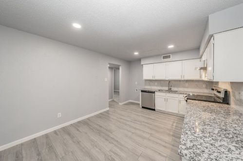 2709 Ivanridge Ln, Garland TX 75044-4617 exterior